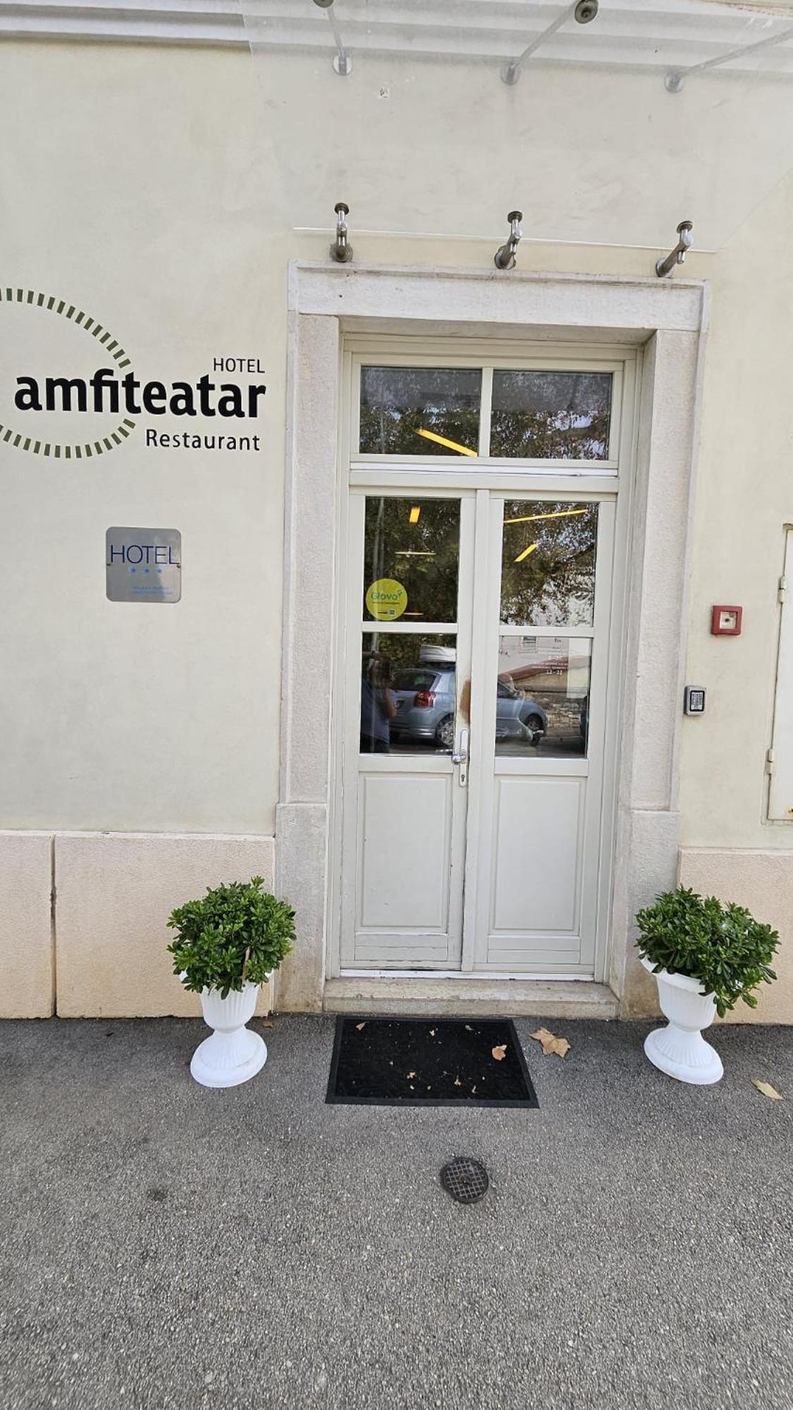 Hotel Amfiteatar Pula Extérieur photo